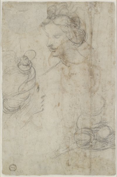 Verso: Twee vrouwelijke hoofden en een schets van een hurkende vrouw door Raffaello Sanzio Raphael